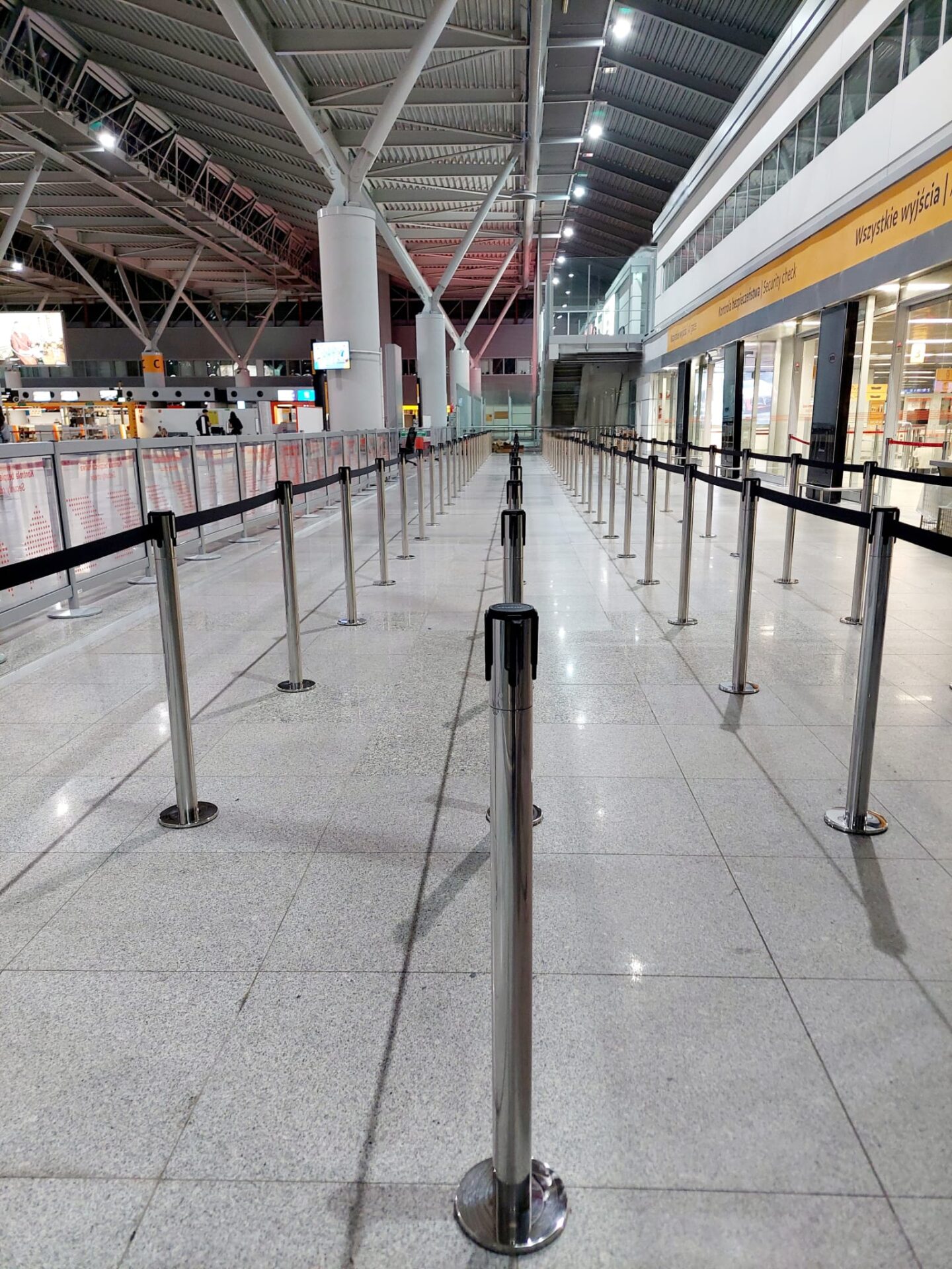 Magnetic Retractable Belt Post 2.3m/3.6m Versatec FLOW Prime - Image 5